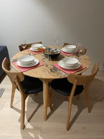 Fresh Apartment – Short Walk to Westfield - Image 4