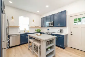 Glenwood Chic 3mi UT/Downtown w/ King Bed - Image 5