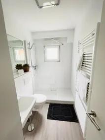 Bright city apartment for couples - conveniently located - Image 3