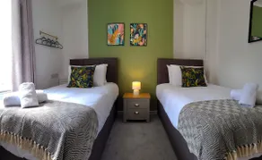 Spacious 4 Bed Home | Sleeps 9 • Parking - Image 2