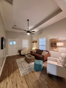 Waterfront Canal Cottage - Image 2
