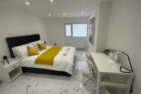 Home in Nottingham for family/friends/contractors - Image 2