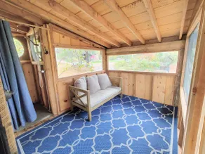 The Hydro House Cabin - Image 3