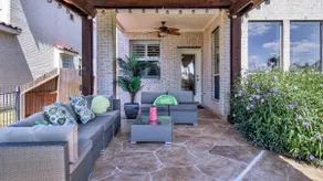 Stunning lakefront property in Cypress - Image 3