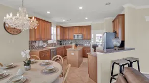 Stunning lakefront property in Cypress - Image 5