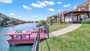 Stunning lakefront property in Cypress - Image 5