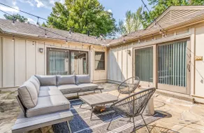 Large 5BR Home with Games & Outdoor Space - Image 2