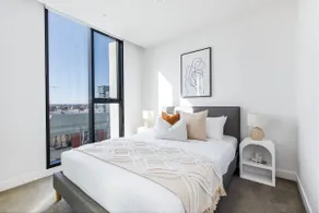 Upmarket 2 bedroom in Vibrant Neighbourhood Hub - Image 4