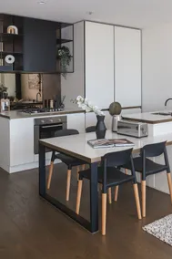 Upmarket 2 bedroom in Vibrant Neighbourhood Hub - Image 5
