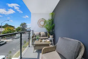 The Coastal Suite with 3 Private Ensuite Bedrooms - Image 5