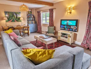 Idyllic Country Cottage near York - Image 2