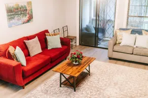 3-Bed Athens Getaway right near UGA! Pool, Parking - Image 4