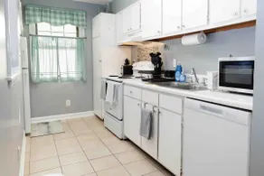 3-Bed Athens Getaway right near UGA! Pool, Parking - Image 5