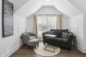 Atlanta / Boulevard Heights Carriage House - Image 2