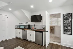 Atlanta / Boulevard Heights Carriage House - Image 4