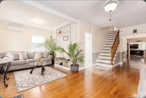 Spacious Home - Center Of Stamford - Image 2