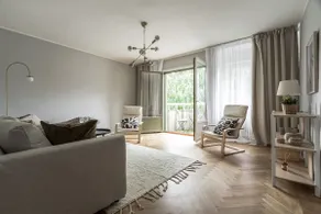 Charming home in up-and-coming suburb - Image 2