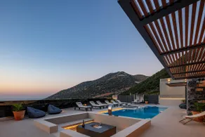 Villa in Bali with Pool and Mountain Views - Image 3