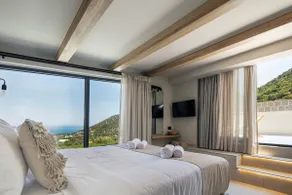 Villa in Bali with Pool and Mountain Views - Image 5