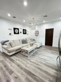 cute home in horse land - Image 2