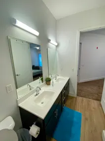 Modern Spacious 2BR/2BA in Downtown Champaign - Image 4