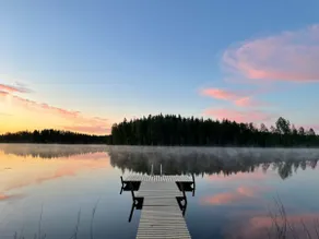 Atmospheric cottage by the lake - Image 2