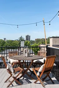 Cityscape Sanctuary + Rooftop Deck near The Lakes - Image 2