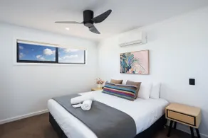 Luxury 3 Bedroom Apartments - Image 3