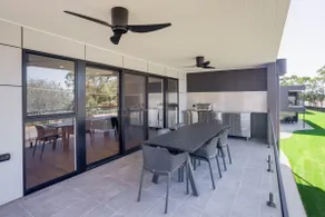 Luxury 3 Bedroom Apartments - Image 5