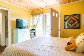 Tanglewood Farm Horse Farm- The Tally Ho Suite - Image 2