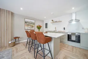 Luxury 2 Bed in Historic Village | Central | WiFi - Image 5