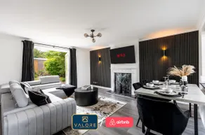 Spacious, Modern Home in MK – Perfect for Groups! - Image 2