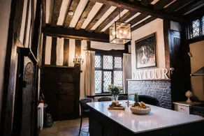 Taylour House - Edenbridge, sleeps 10, historic, unique yet modern - Image 3