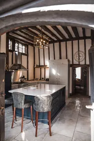 Taylour House - Edenbridge, sleeps 10, historic, unique yet modern - Image 3
