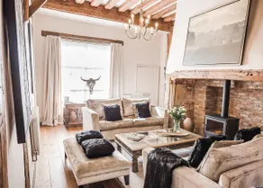 Taylour House - Edenbridge, sleeps 10, historic, unique yet modern - Image 2