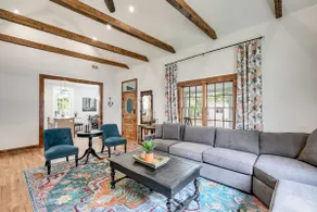 Ella 1862 - Charming home in historic downtown - Image 2