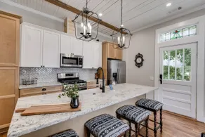 Ella 1862 - Charming home in historic downtown - Image 3