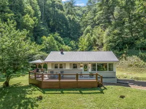 Come Spend Christmas~Hot Tub+Fire Pit~WiFi+Grill! - Image 2