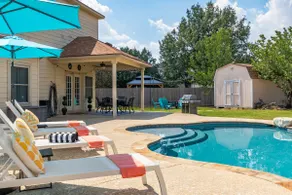 Spacious 5BR *River Float *Pool *Fire Pit * - Image 3