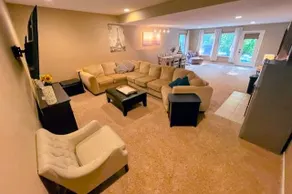 5 min from MU, Home Gym, Private Wood Views! - Image 5