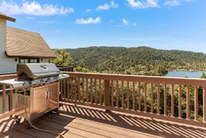 Cozy cabin w/ Spectacular Lake View! - Image 4