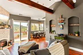 Cozy cabin w/ Spectacular Lake View! - Image 5
