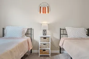 Beautiful updated home in a quiet neighborhood. - Image 4