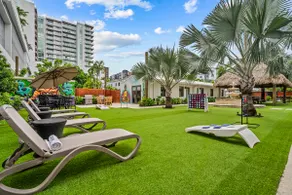 One Bedroom King Suite in a Tropical Retreat • FTL - Image 4