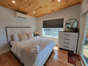 Winnipesaukee Lakefront Luxury unit #2 w Hot tub - Image 4