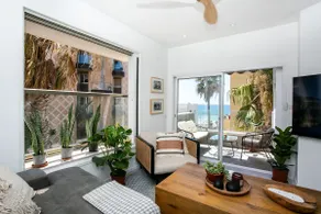 Prime Location 2BR Beach Flat - Image 4