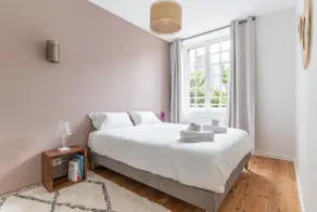 Le Prieuré - Central and Quiet with Beautiful View - Image 4