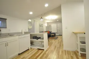 Cozy Modern 2BR Downtown House - Image 3