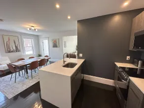 Chic Downtown Salem 3 Bedroom w/ Parking - Image 2
