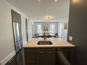 Chic Downtown Salem 3 Bedroom w/ Parking - Image 3